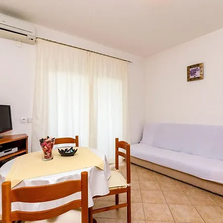 Apartment Luka Trogir