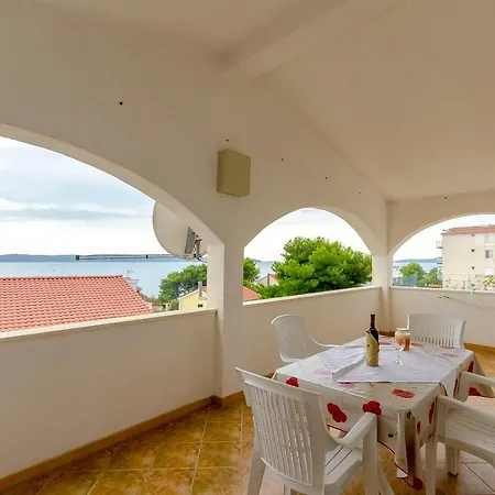 Luka Apartment *